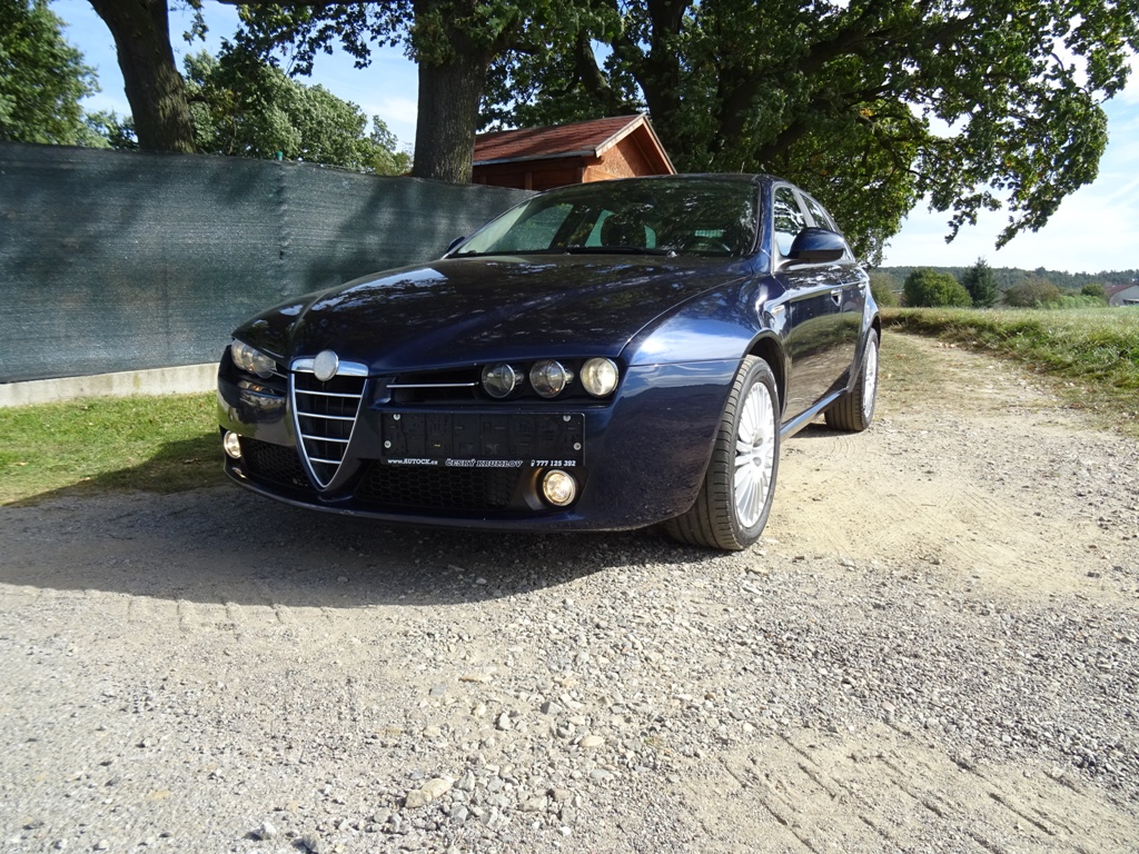 Alfa Romeo 159 1,9 JTD 88kW tažné 1,5t.,2x sada kol,140t.km